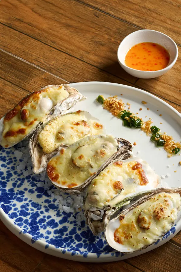 Baked oysters with cream cheese